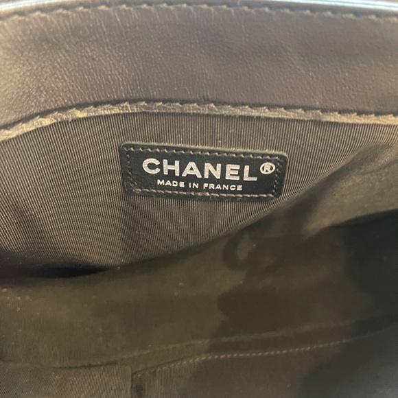 CHANEL BOY MULTI CHAINS FLAP BAG IN BLACK LAMBSKIN - Picture 14 of 16